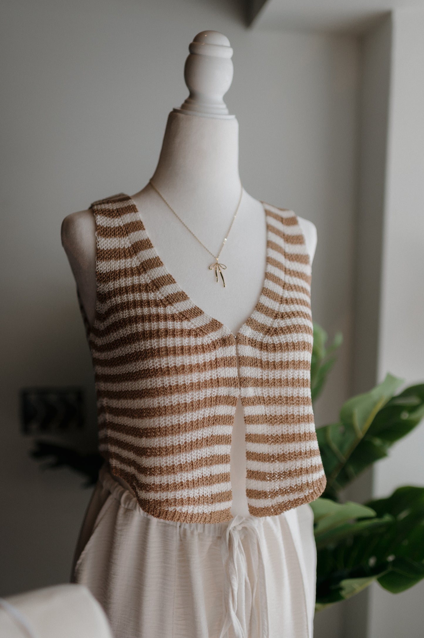 Bow Necklace